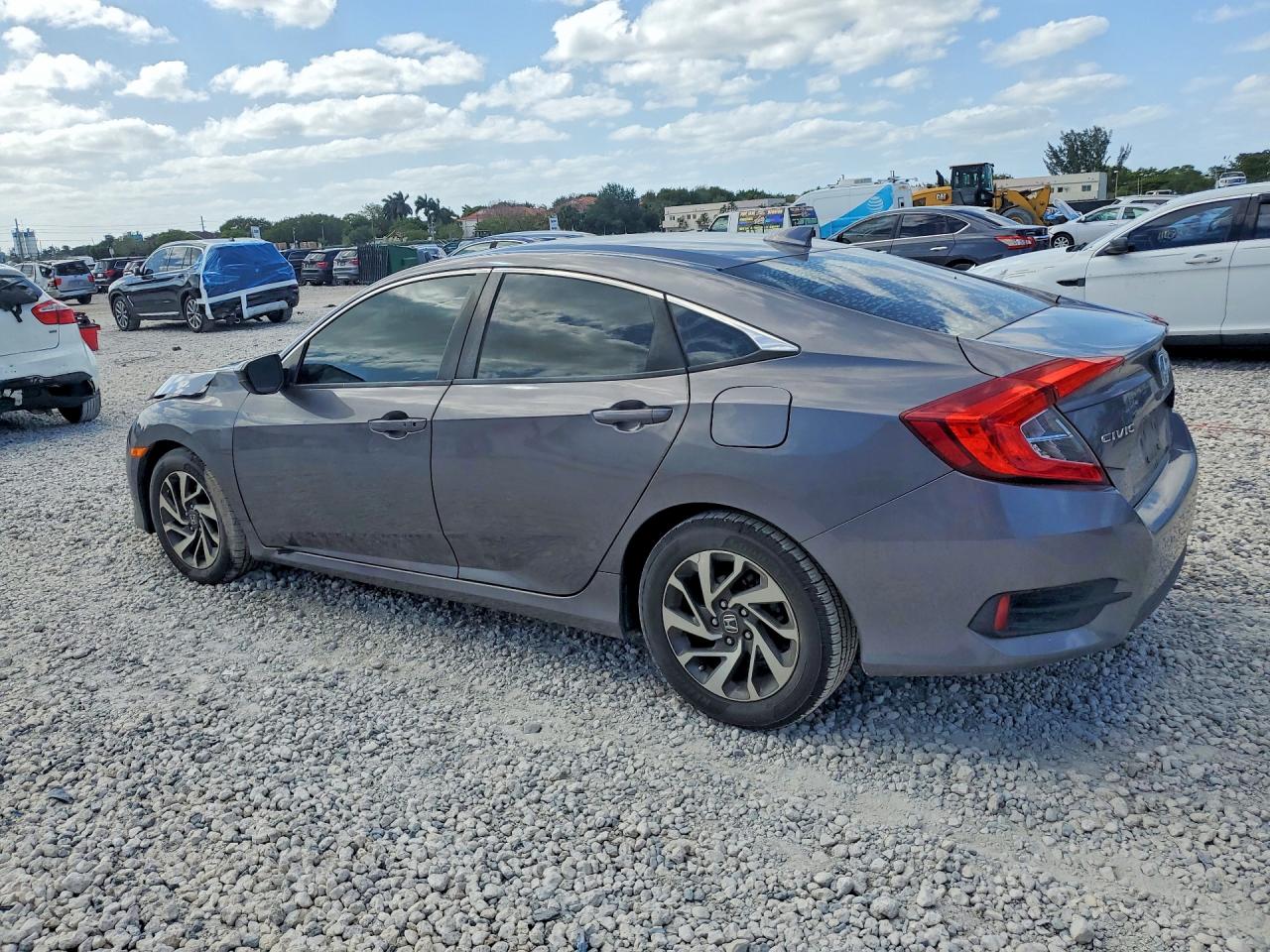 2017 HONDA CIVIC EX photo 3