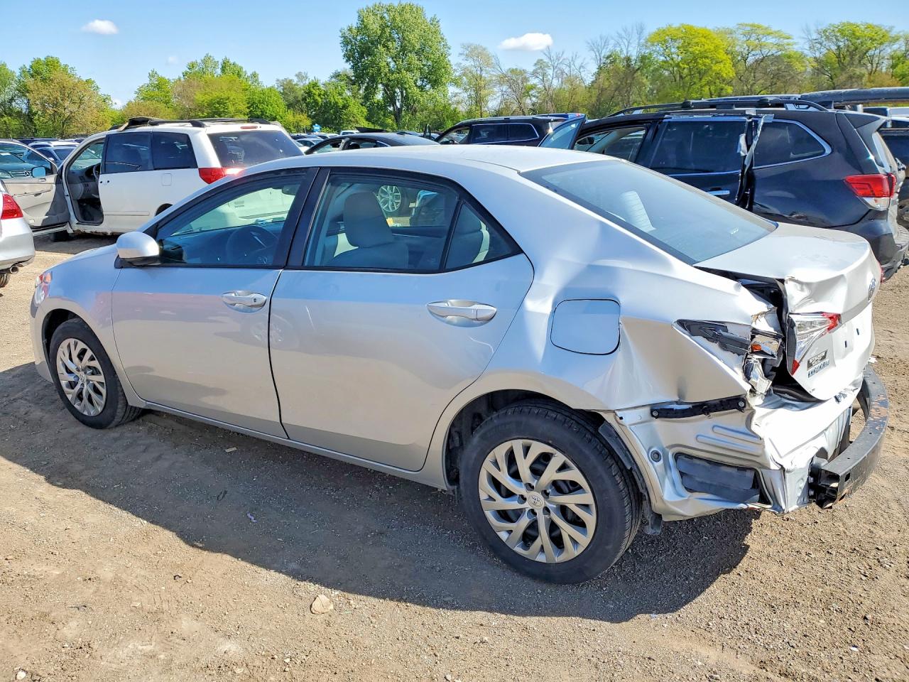 2019 TOYOTA COROLLA LE photo 3