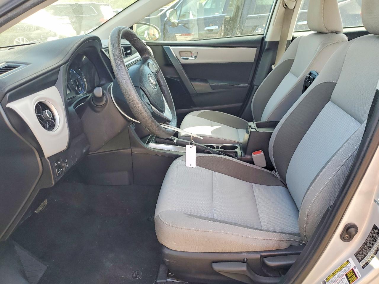 2019 TOYOTA COROLLA LE photo 13