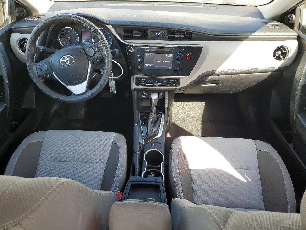 2019 TOYOTA COROLLA LE photo 15