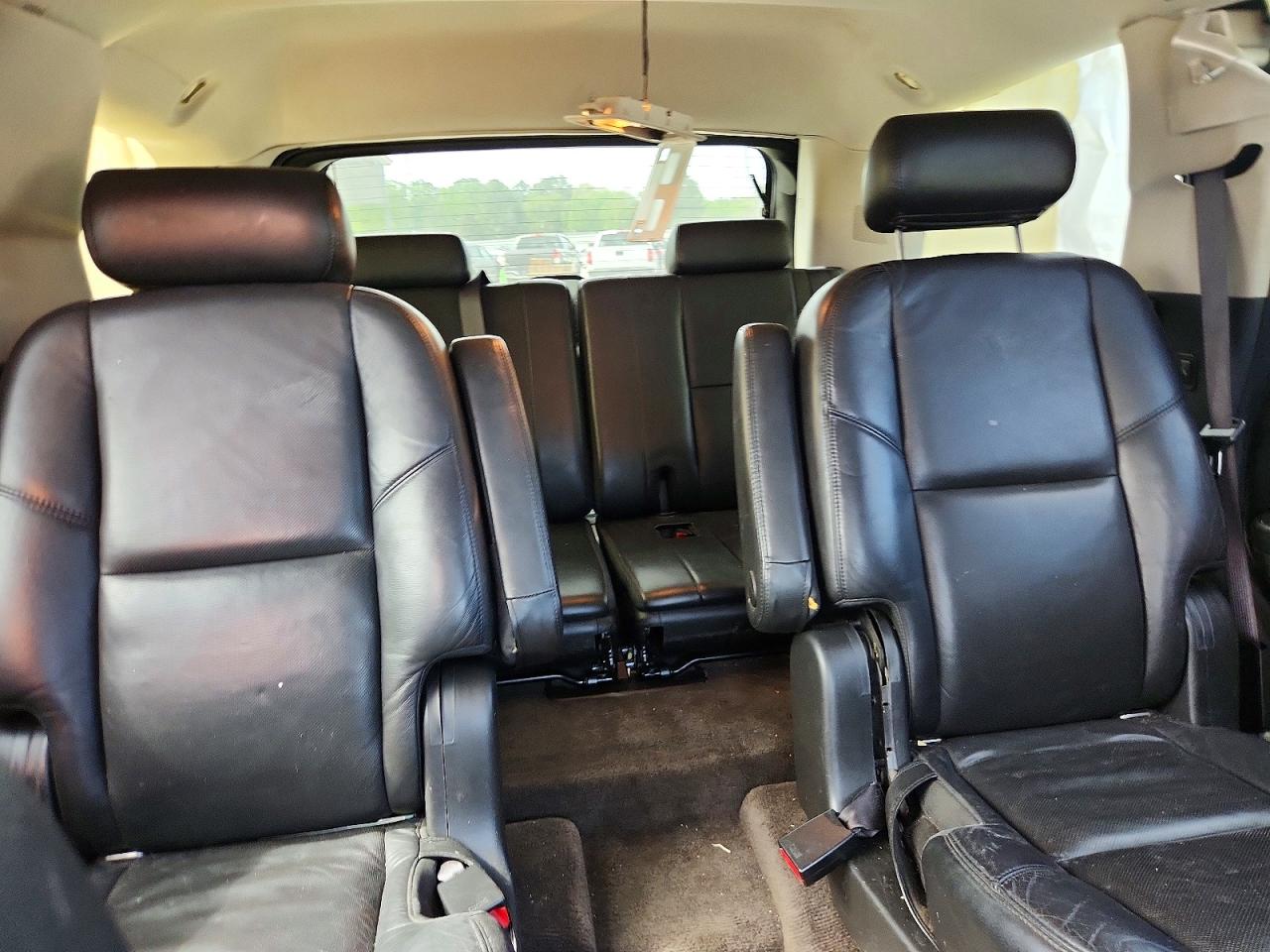 2009 CADILLAC ESCALADE LUXURY photo 19