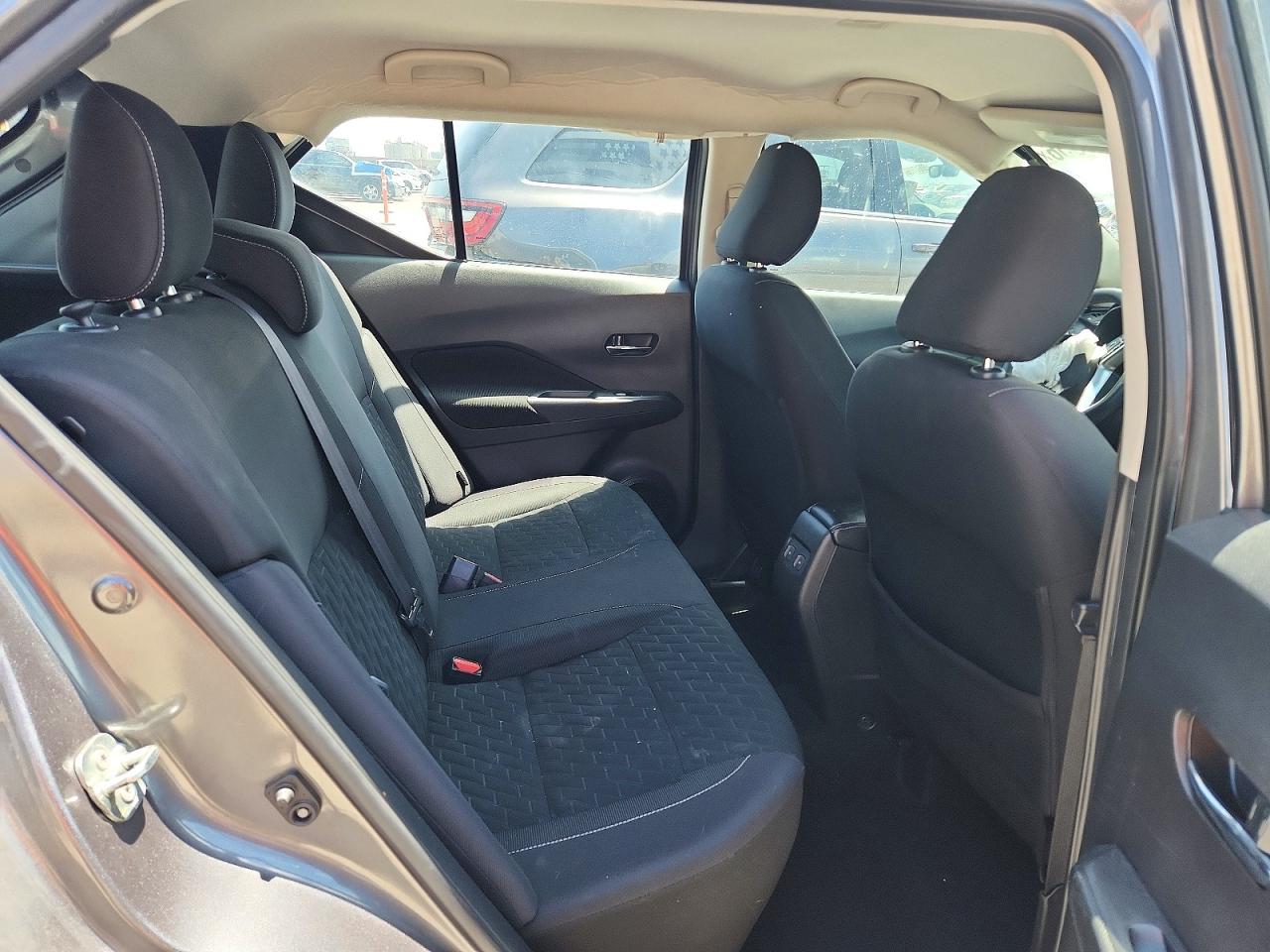 2021 NISSAN KICKS SV photo 28