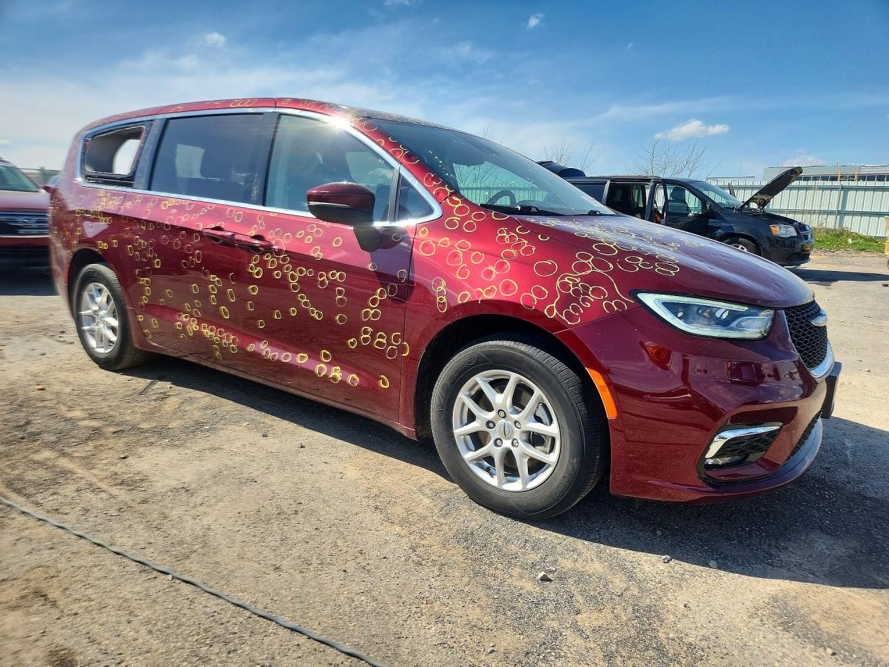 2023 CHRYSLER PACIFICA TOURING L photo 4