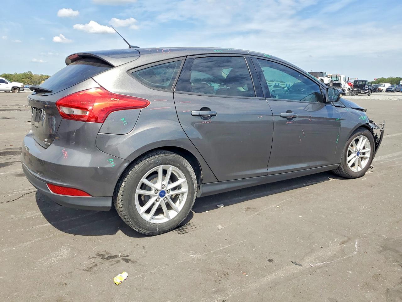 2015 FORD FOCUS SE photo 3