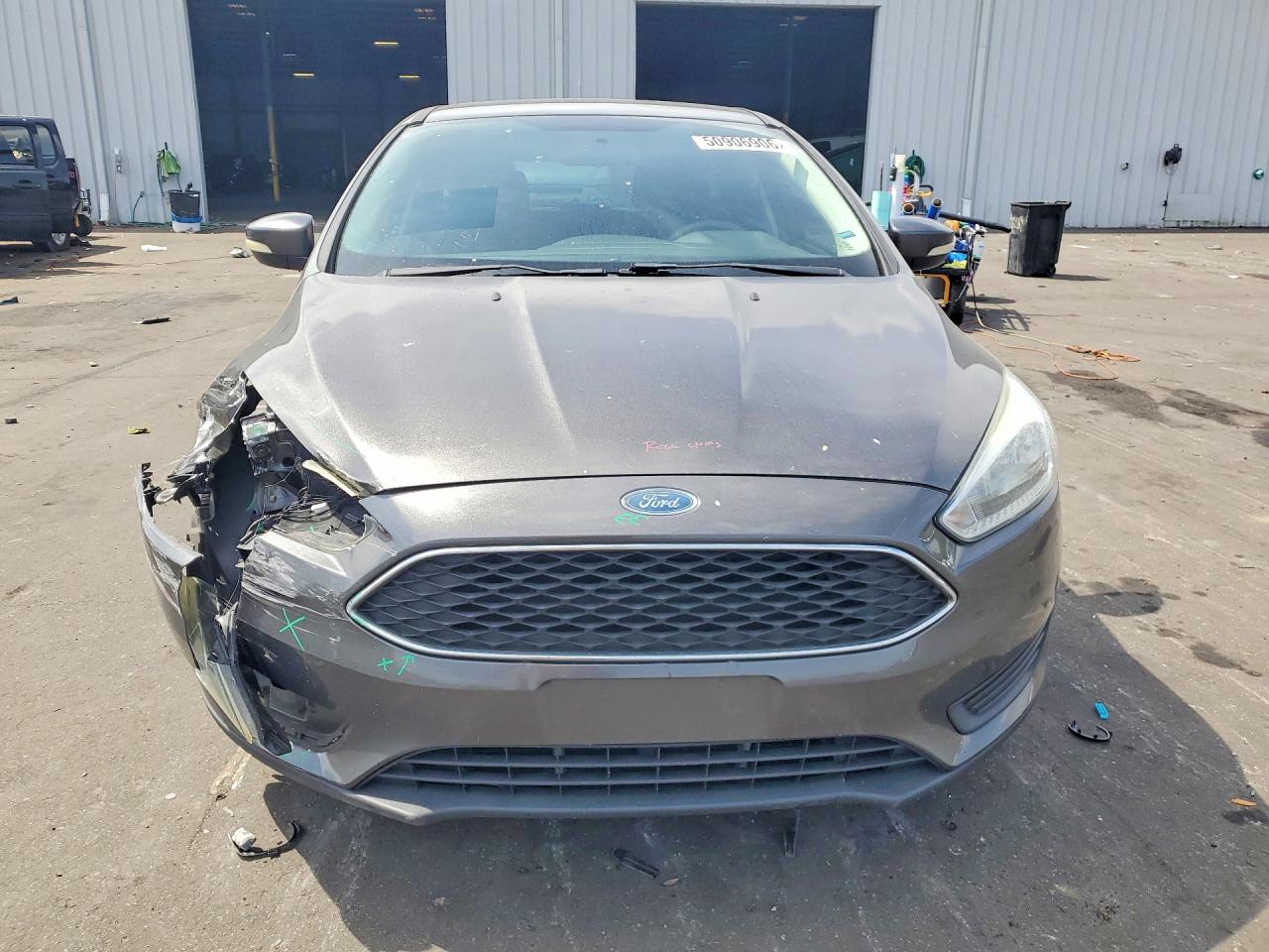2015 FORD FOCUS SE photo 5