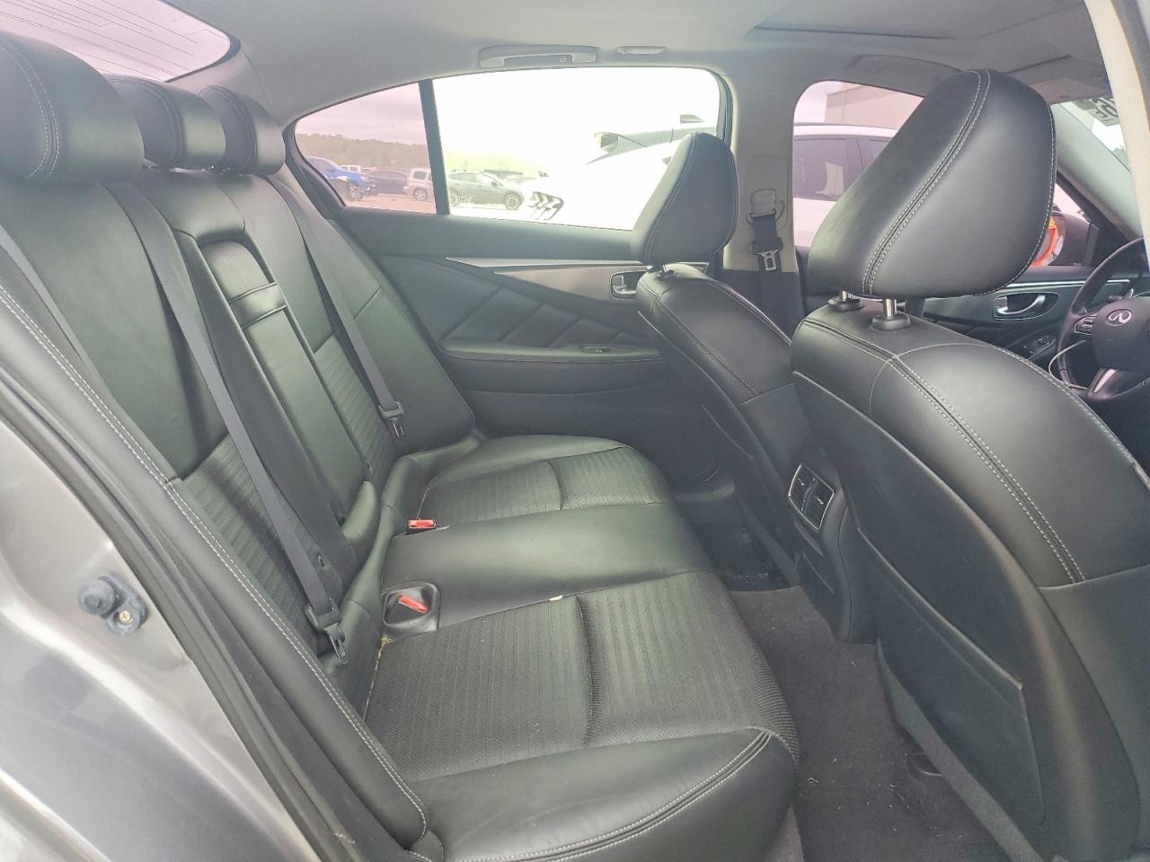 2015 INFINITI Q50 SPORT photo 28