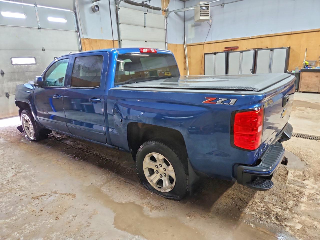 2018 CHEVROLET SILVERADO K1500 LT photo 2