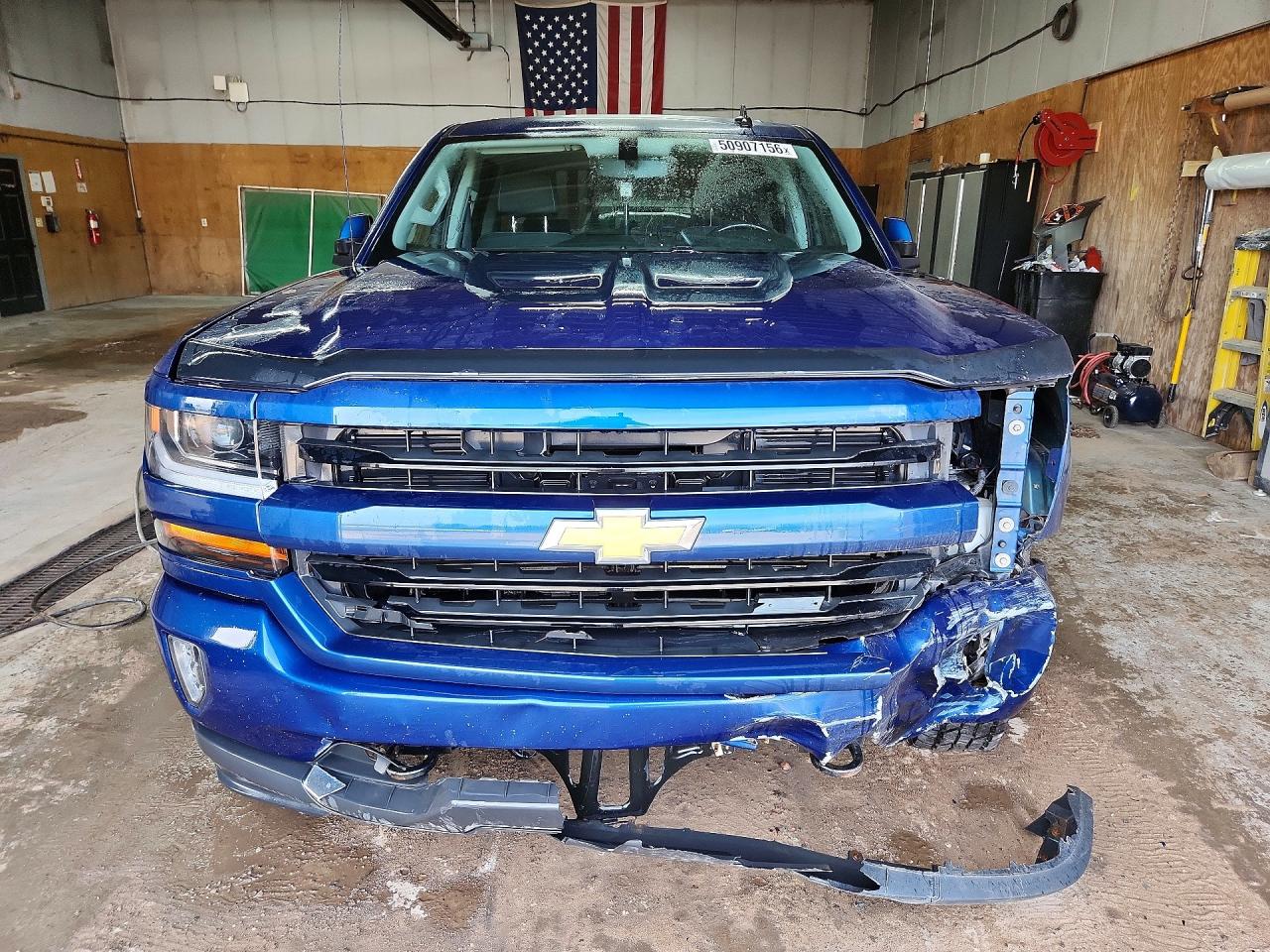 2018 CHEVROLET SILVERADO K1500 LT photo 5