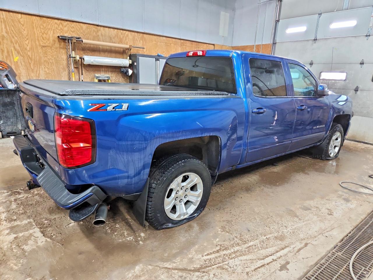 2018 CHEVROLET SILVERADO K1500 LT photo 3