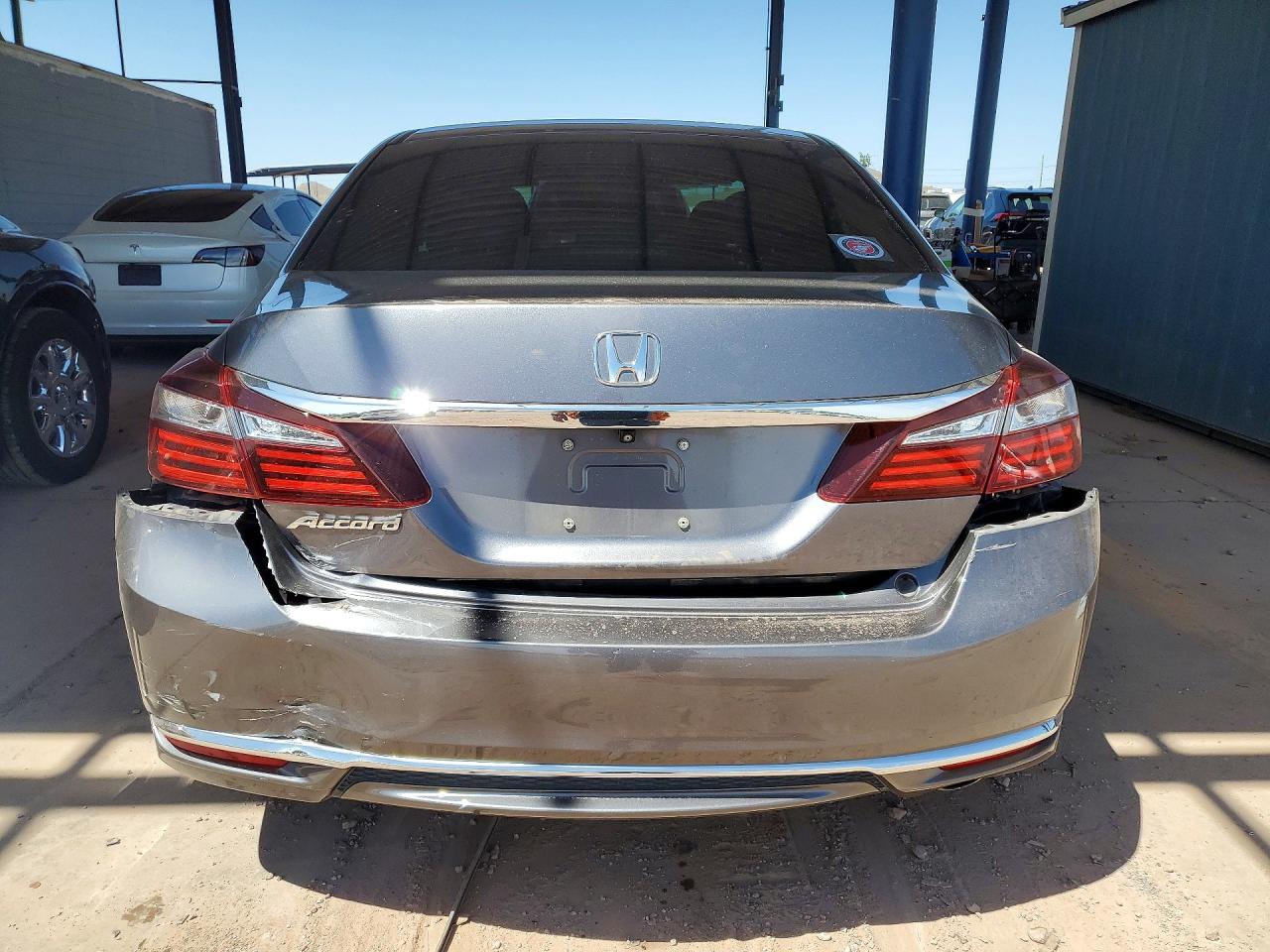 2016 HONDA ACCORD LX photo 11