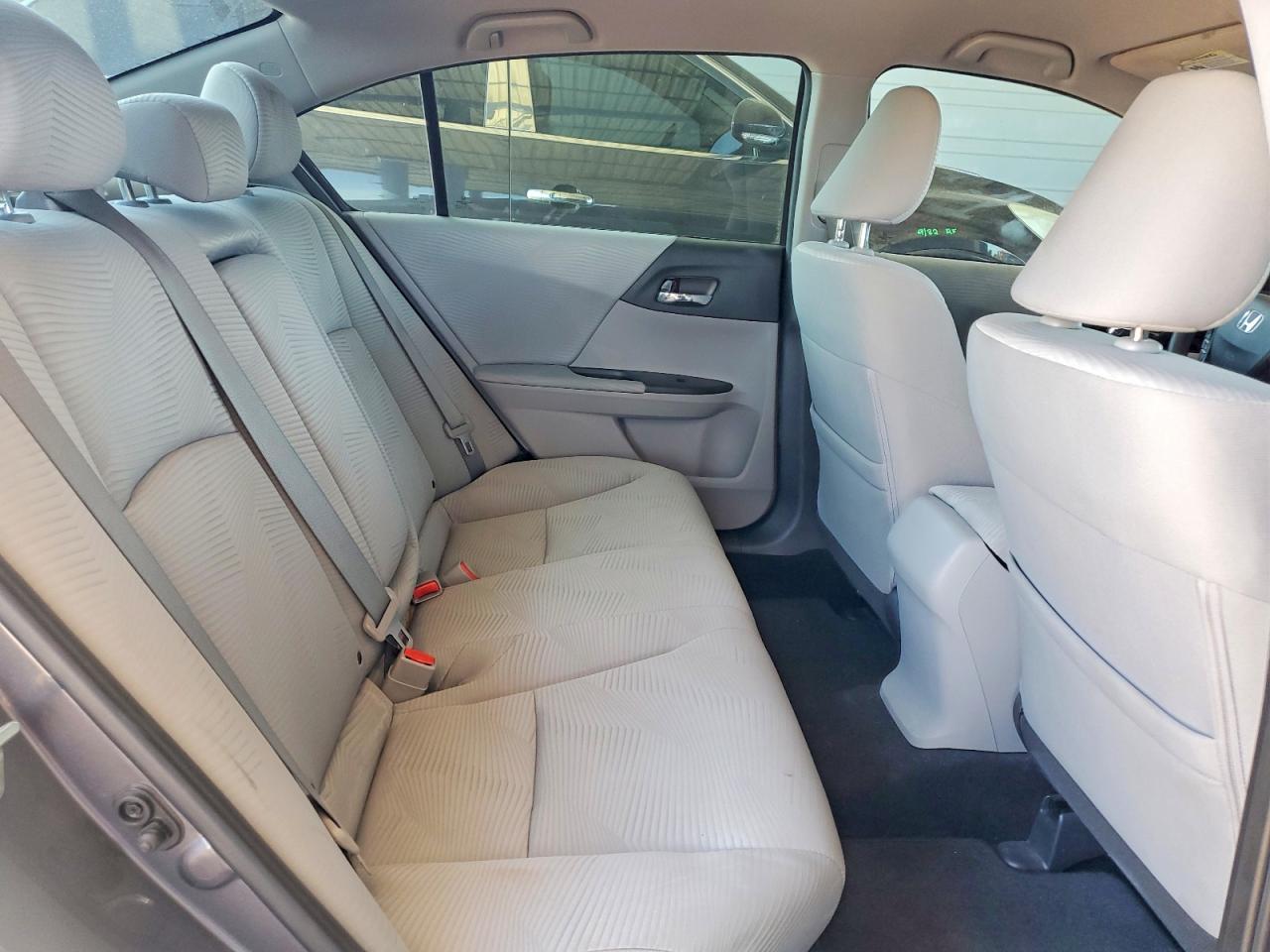 2016 HONDA ACCORD LX photo 19