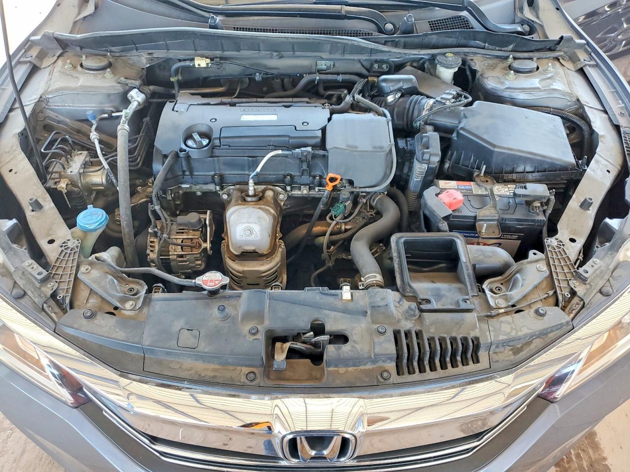 2016 HONDA ACCORD LX photo 21