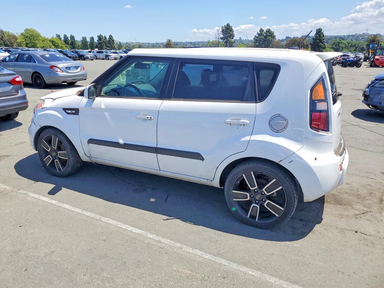 2011 KIA SOUL + photo 3