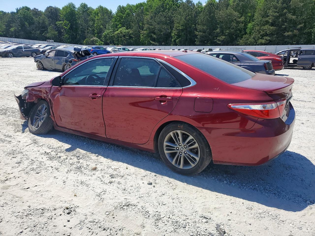 2016 TOYOTA CAMRY SE photo 3
