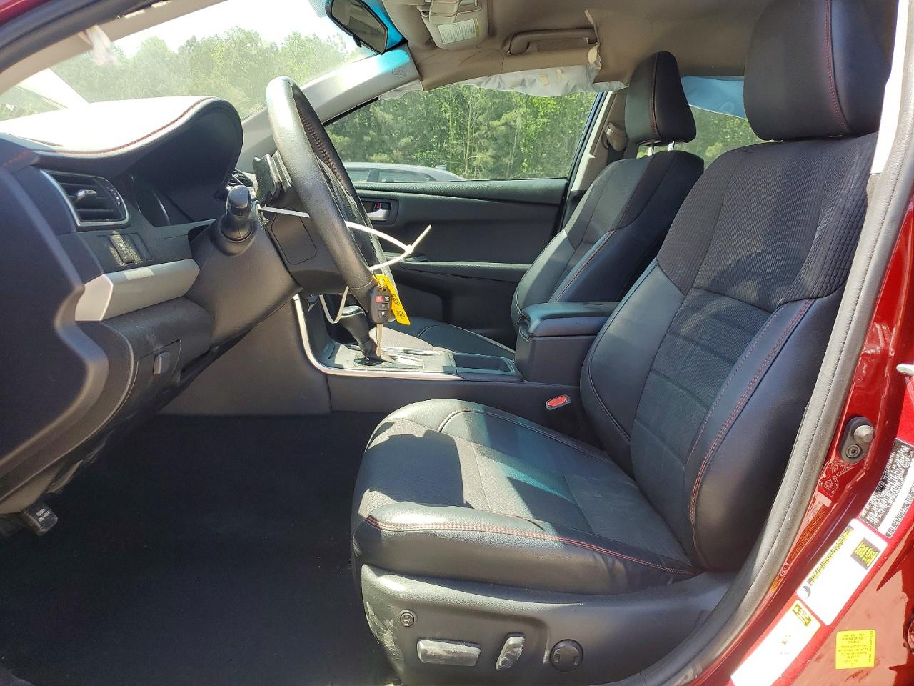2016 TOYOTA CAMRY SE photo 13