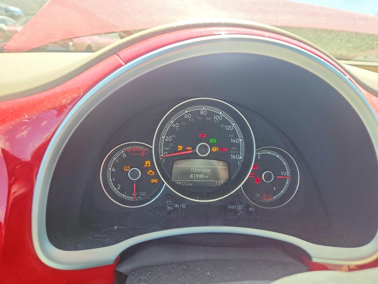 2017 VOLKSWAGEN BEETLE S photo 25