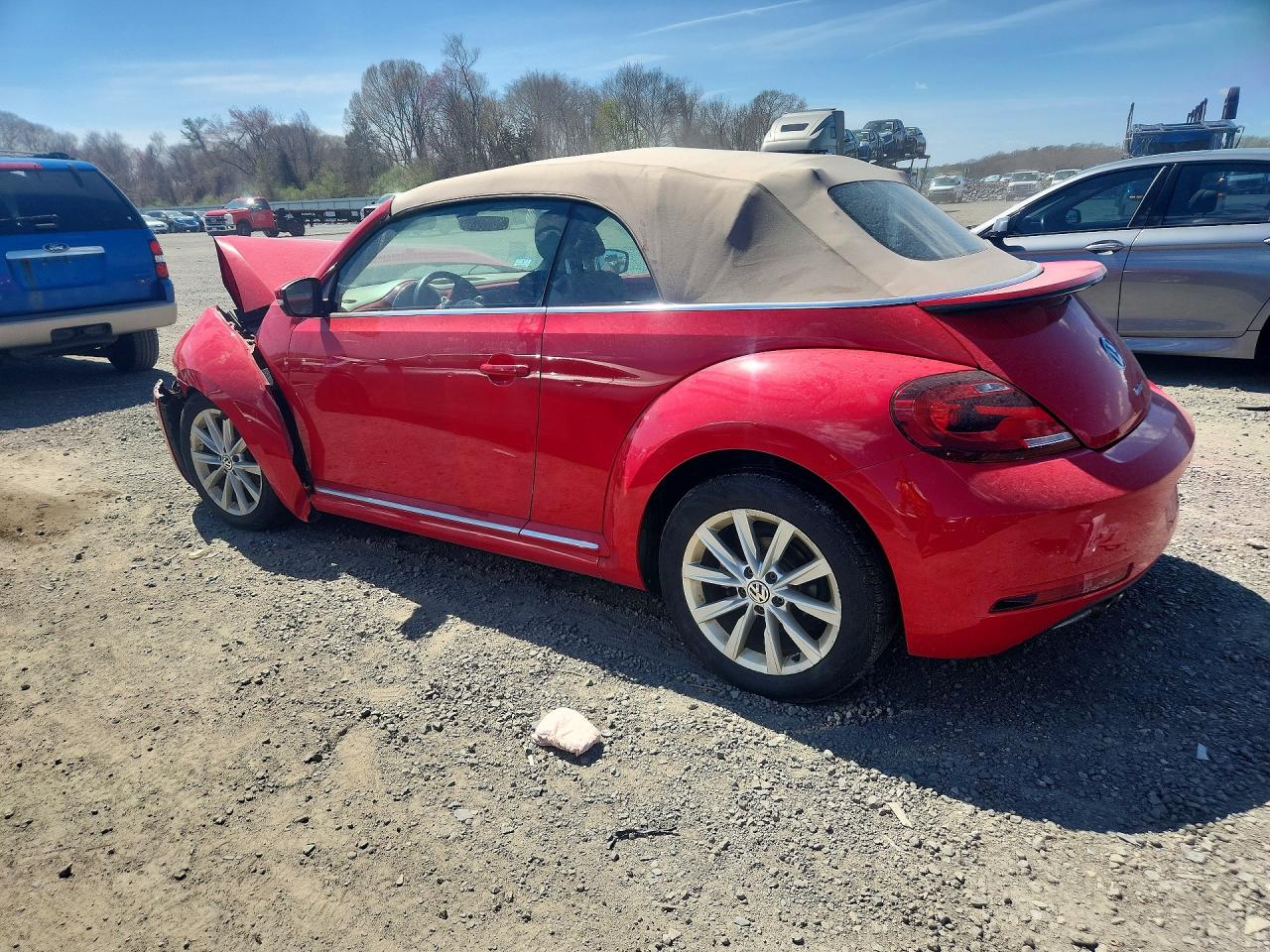 2017 VOLKSWAGEN BEETLE S photo 4