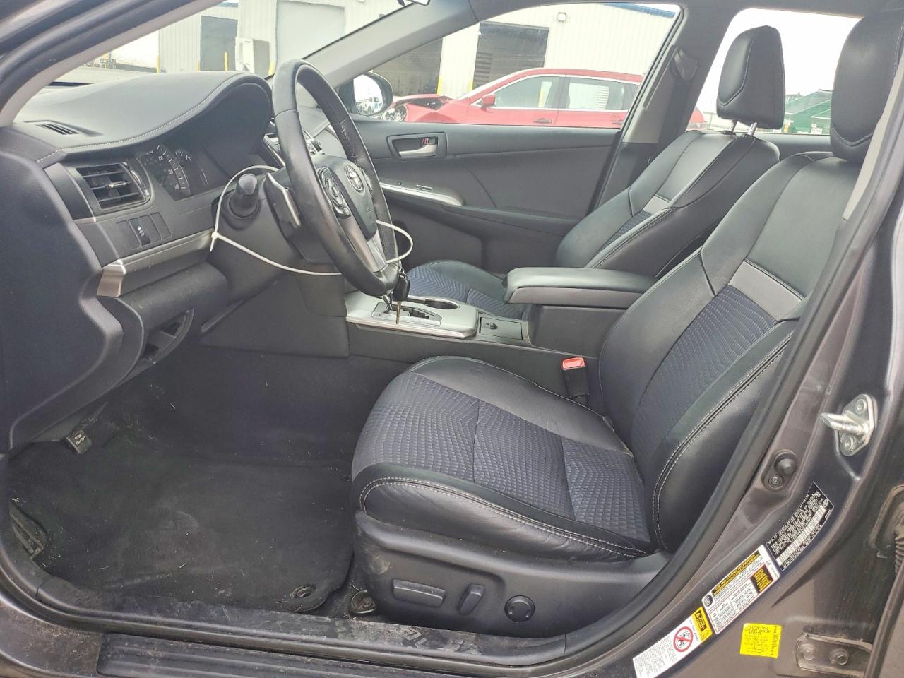 2012 TOYOTA CAMRY SE photo 13