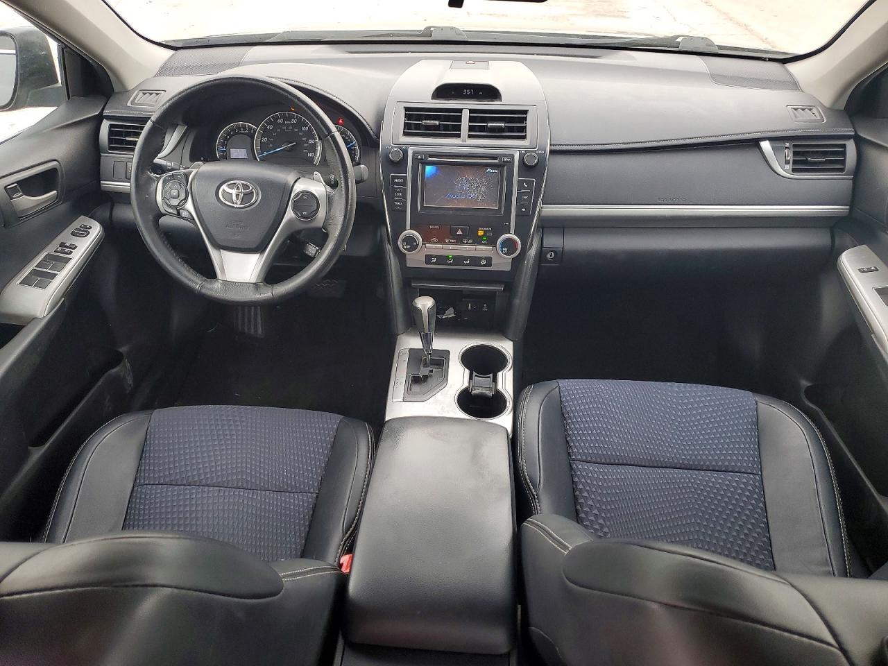 2012 TOYOTA CAMRY SE photo 15