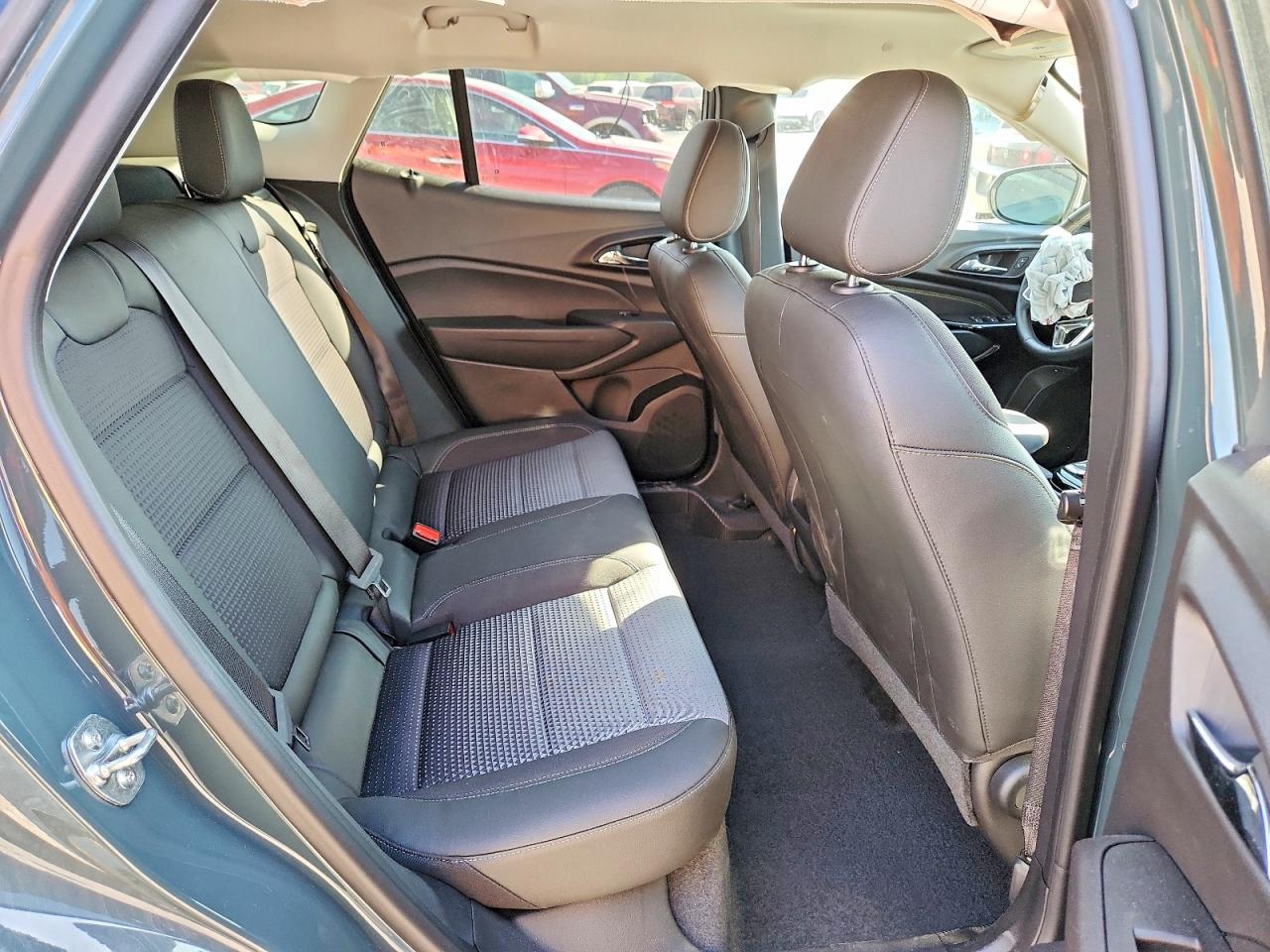 2025 CHEVROLET TRAX 1LT photo 31