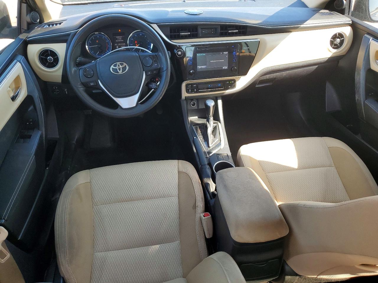 2017 TOYOTA COROLLA LE photo 15