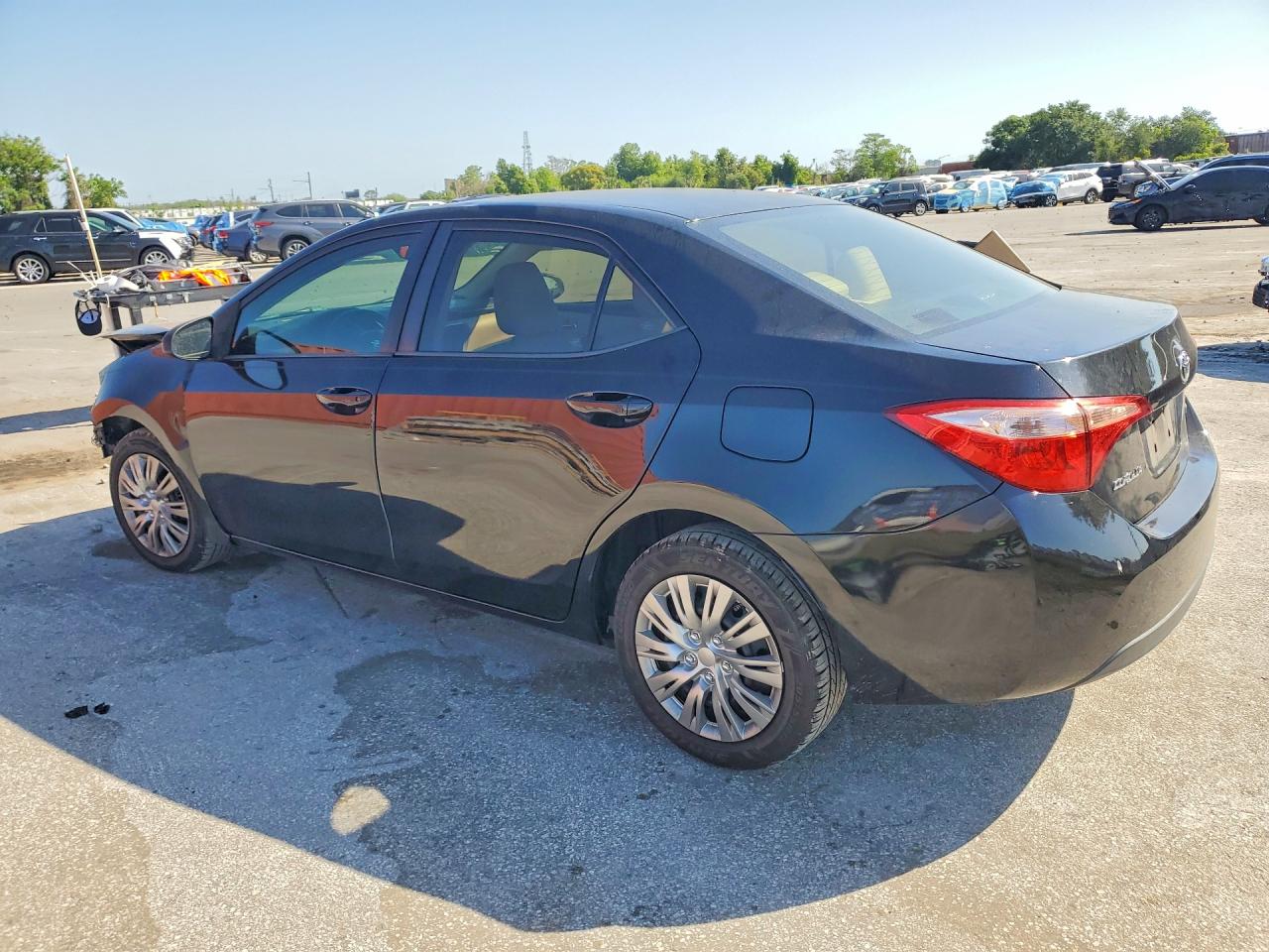 2017 TOYOTA COROLLA LE photo 3