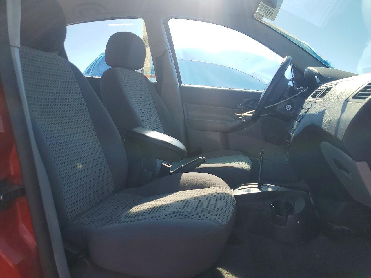 2007 FORD FOCUS ZX4 photo 19