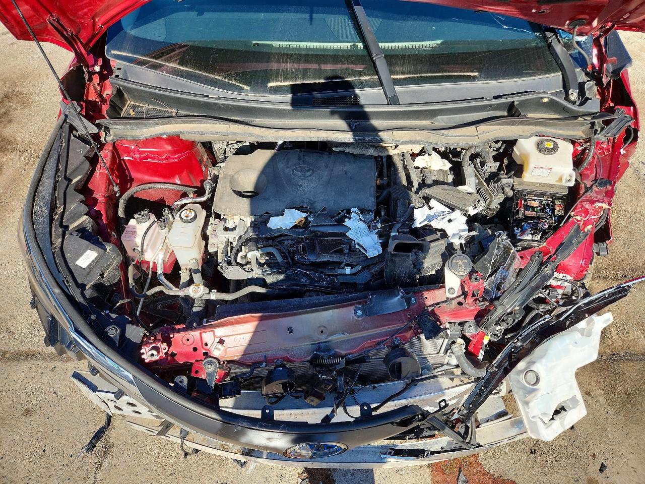 2021 TOYOTA SIENNA XLE photo 34