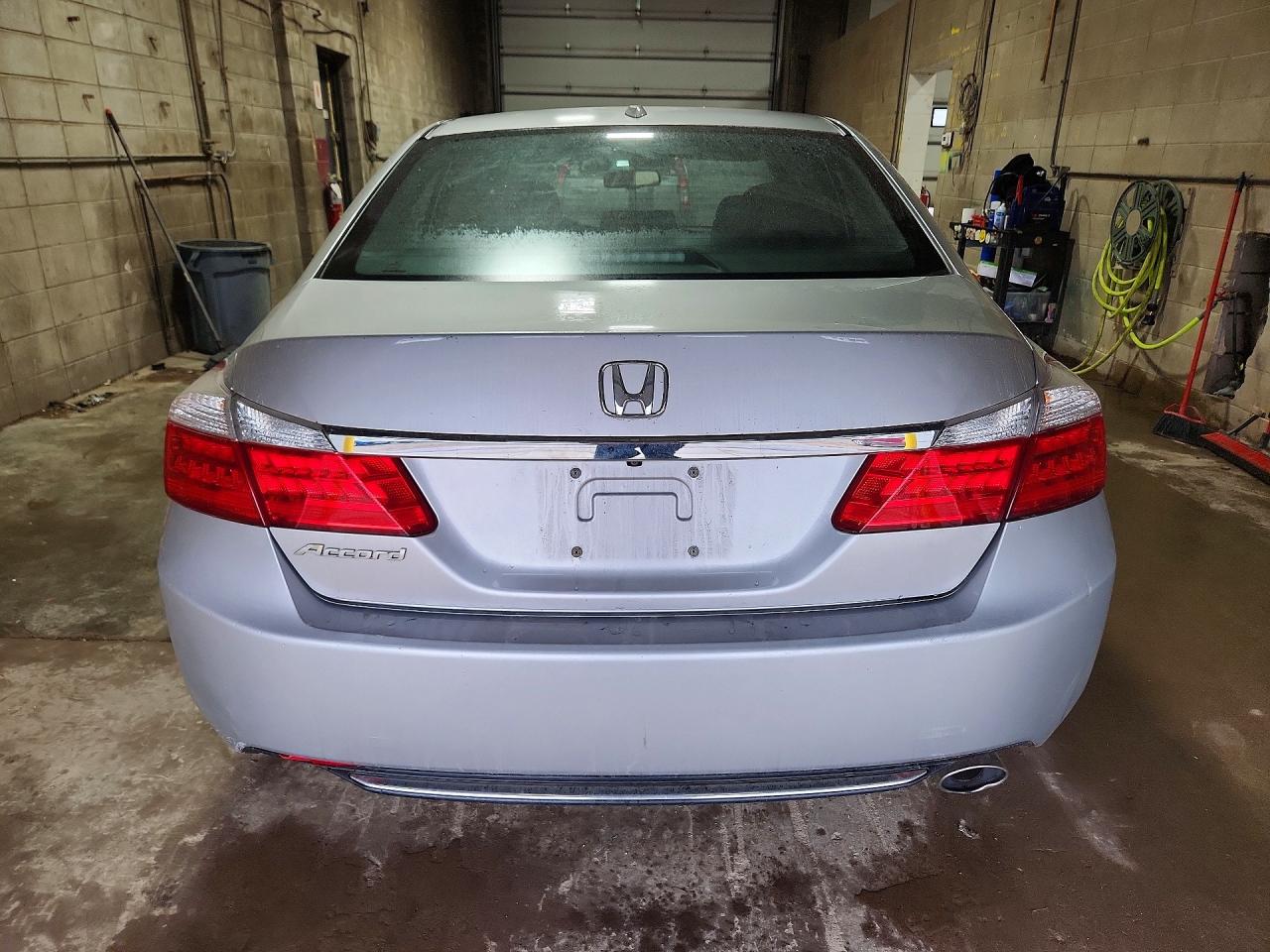 2015 HONDA ACCORD EXL photo 16