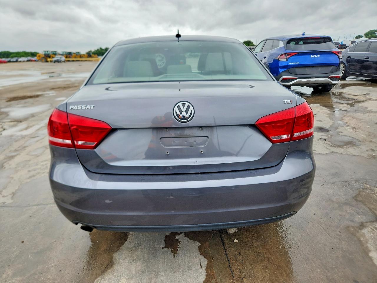 2015 VOLKSWAGEN PASSAT S photo 11