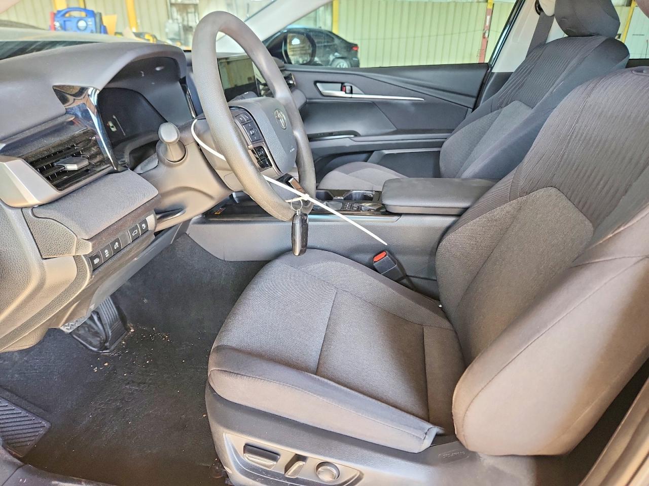 2025 TOYOTA CAMRY LE photo 13