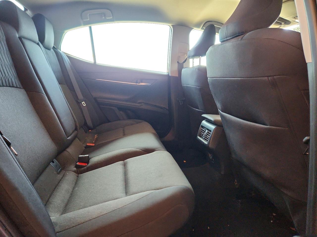 2025 TOYOTA CAMRY LE photo 19