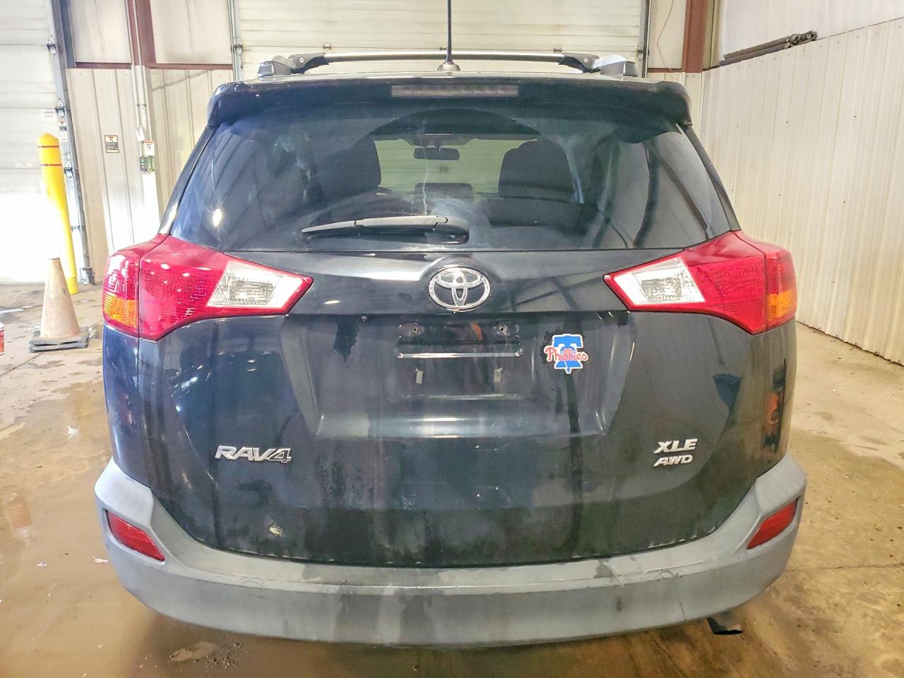 2014 TOYOTA RAV4 XLE photo 11