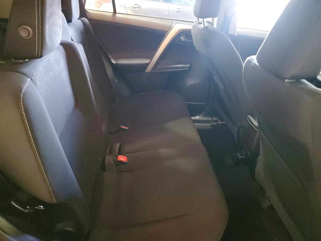 2014 TOYOTA RAV4 XLE photo 21