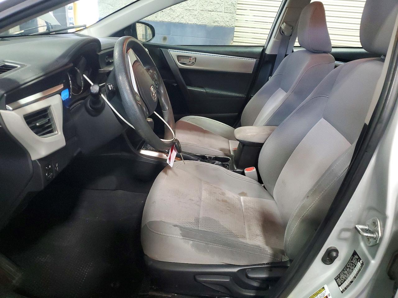 2015 TOYOTA COROLLA LE photo 7
