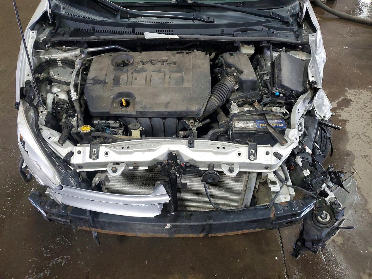 2015 TOYOTA COROLLA LE photo 11