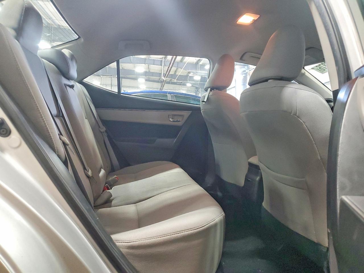 2015 TOYOTA COROLLA LE photo 10