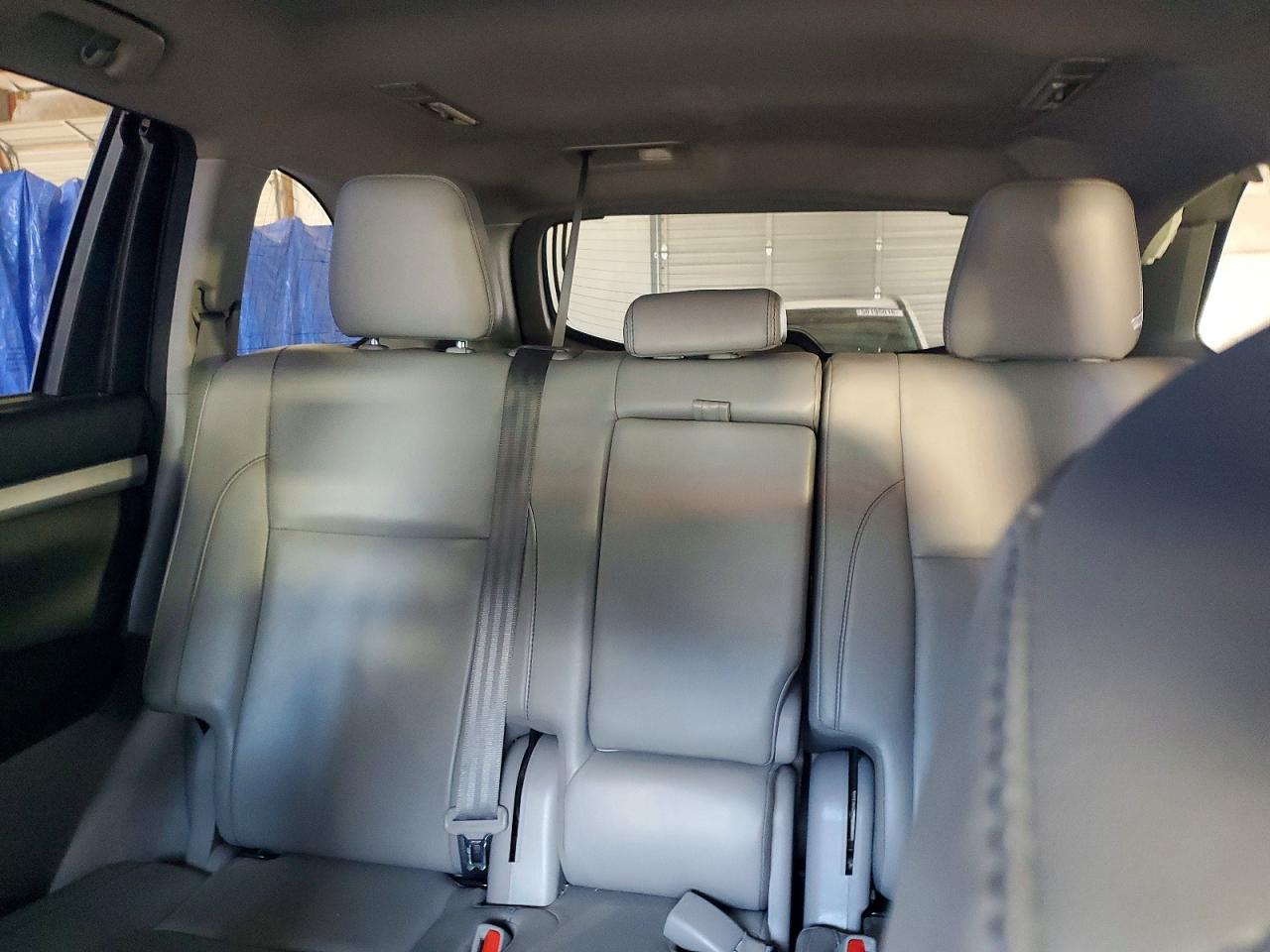 2018 TOYOTA HIGHLANDER XLE photo 28