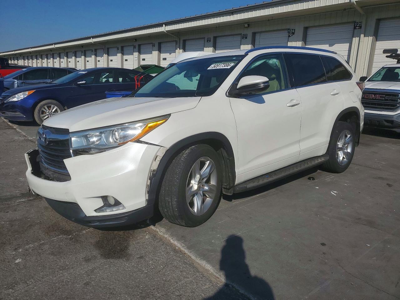 2016 TOYOTA HIGHLANDER