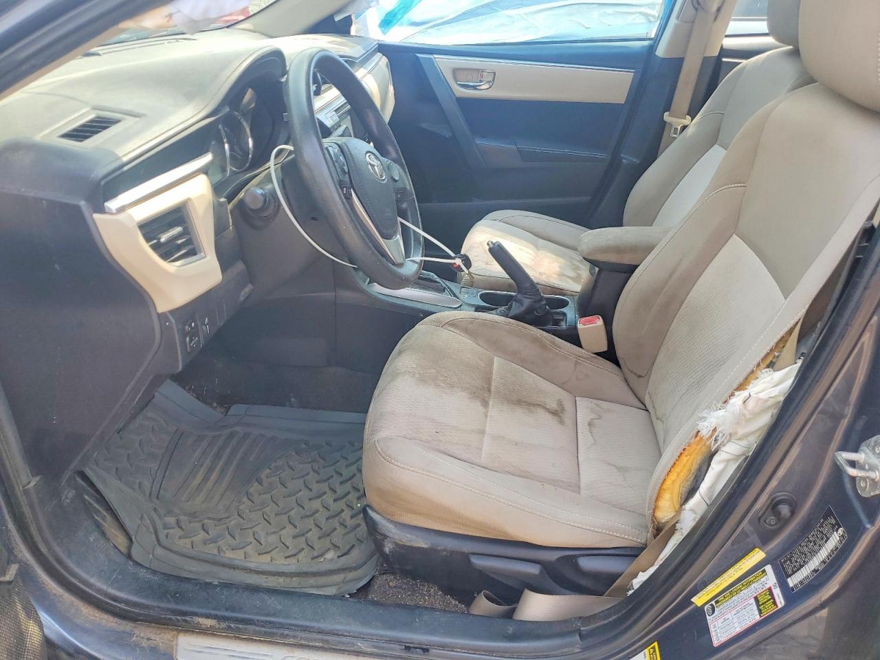 2015 TOYOTA COROLLA LE photo 19