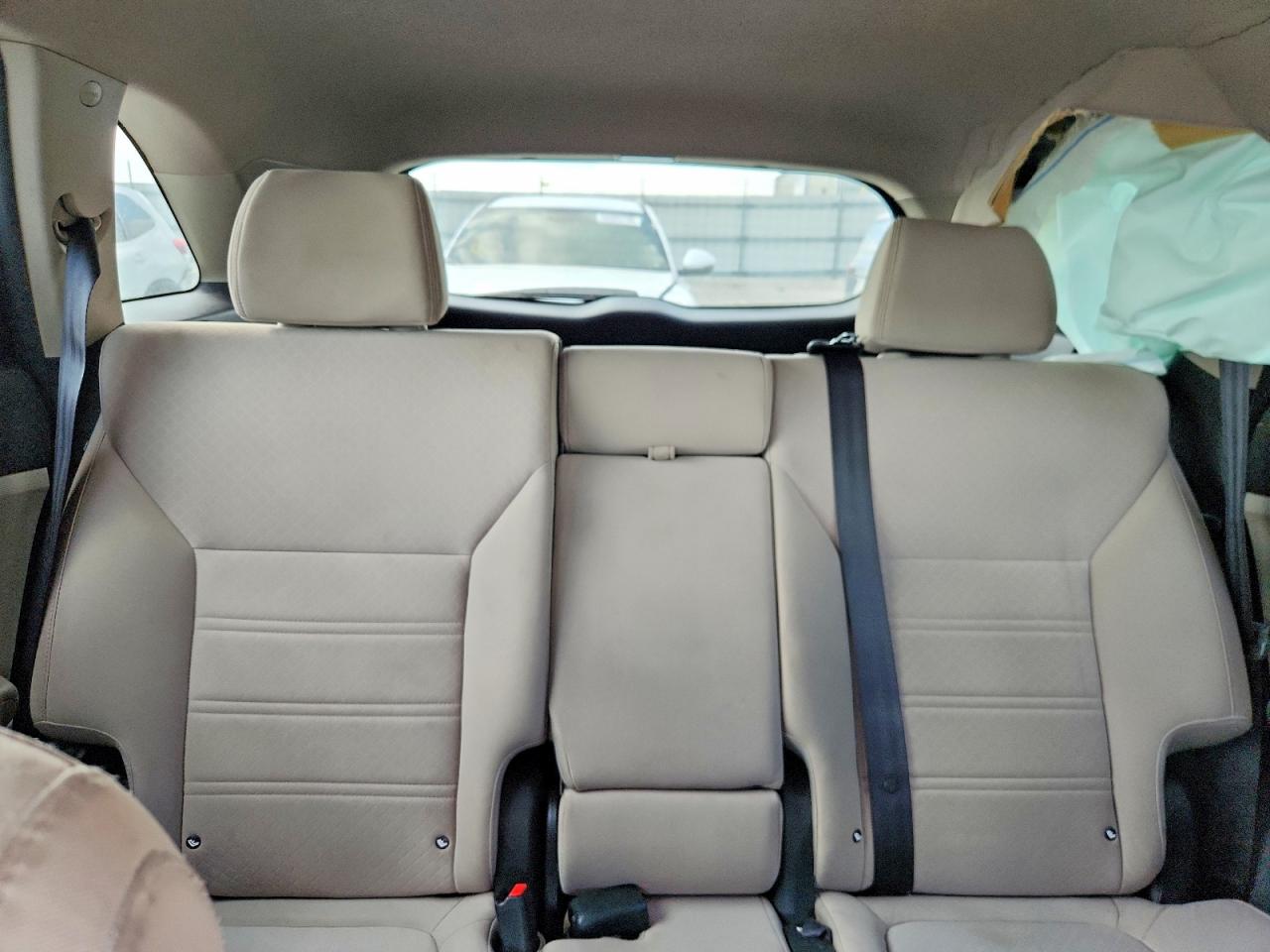 2016 KIA SORENTO LX photo 28