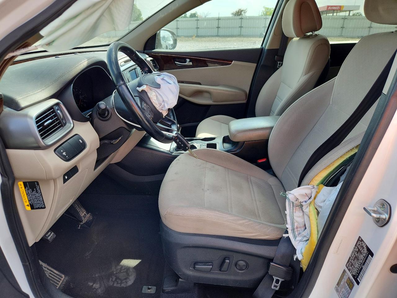 2016 KIA SORENTO LX photo 19