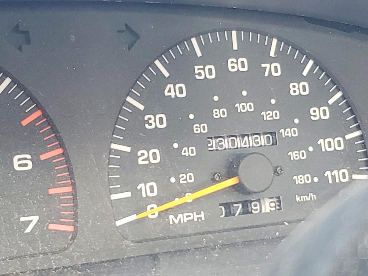 1997 TOYOTA 4RUNNER SR5 photo 9