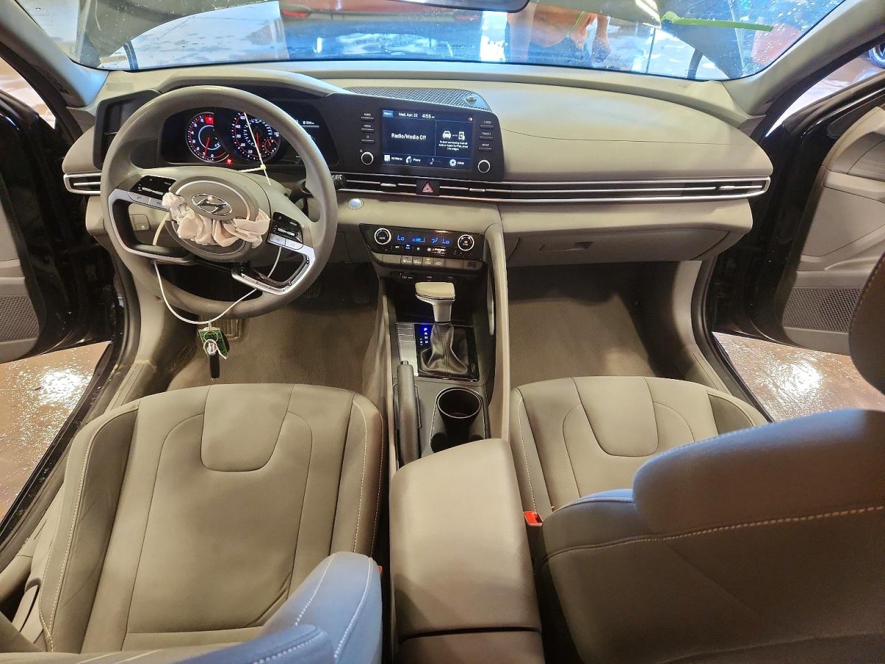 2022 HYUNDAI ELANTRA SEL photo 15