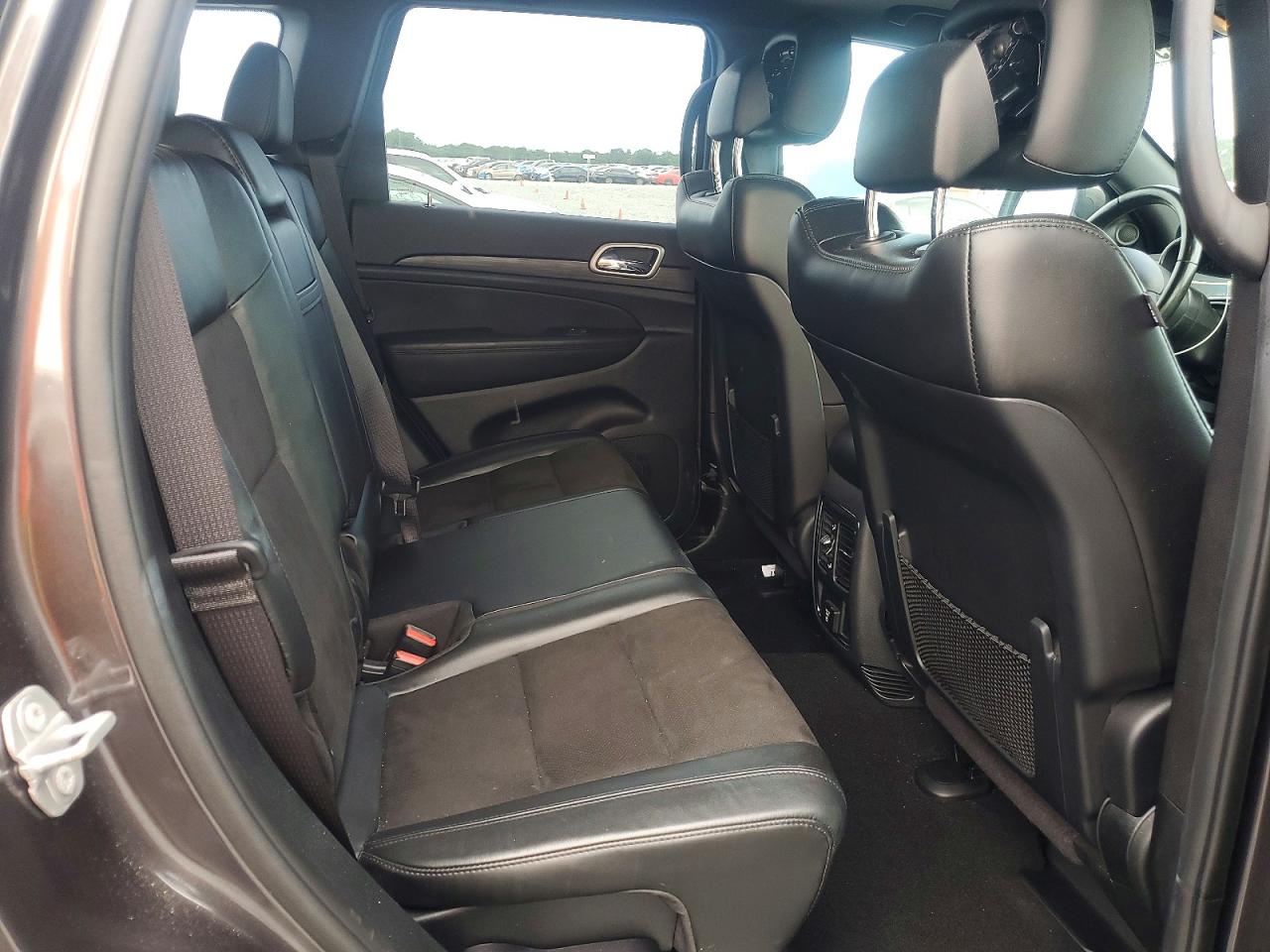 2020 JEEP GRAND CHEROKEE LAREDO photo 11