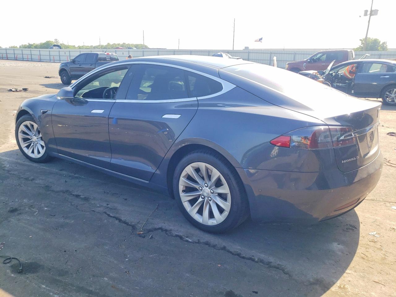 2018 TESLA MODEL S photo 2