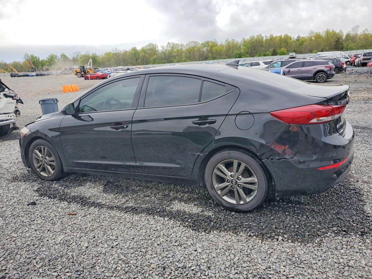 2017 HYUNDAI ELANTRA SE photo 2