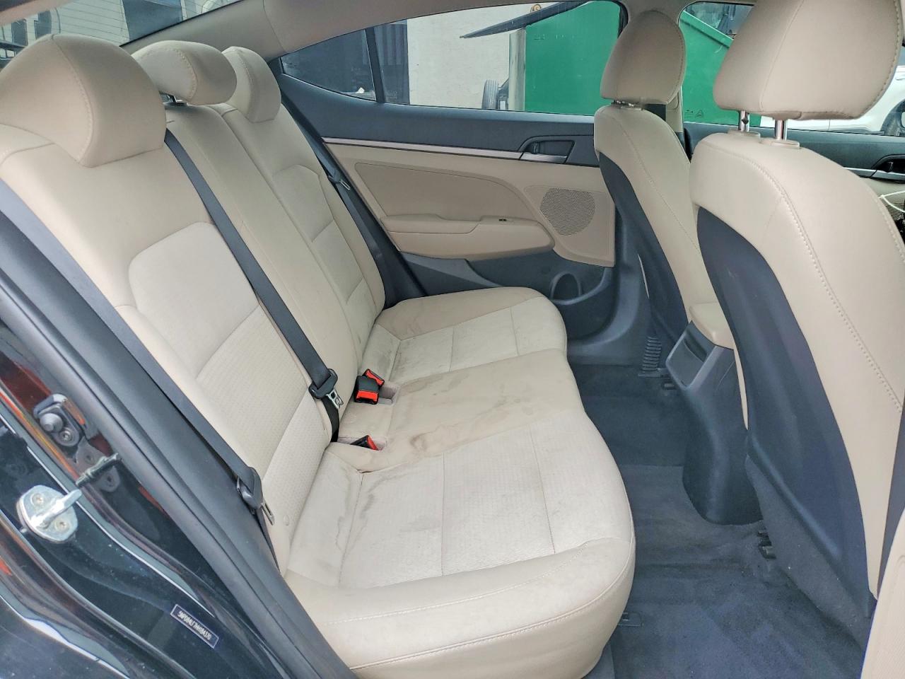 2017 HYUNDAI ELANTRA SE photo 10