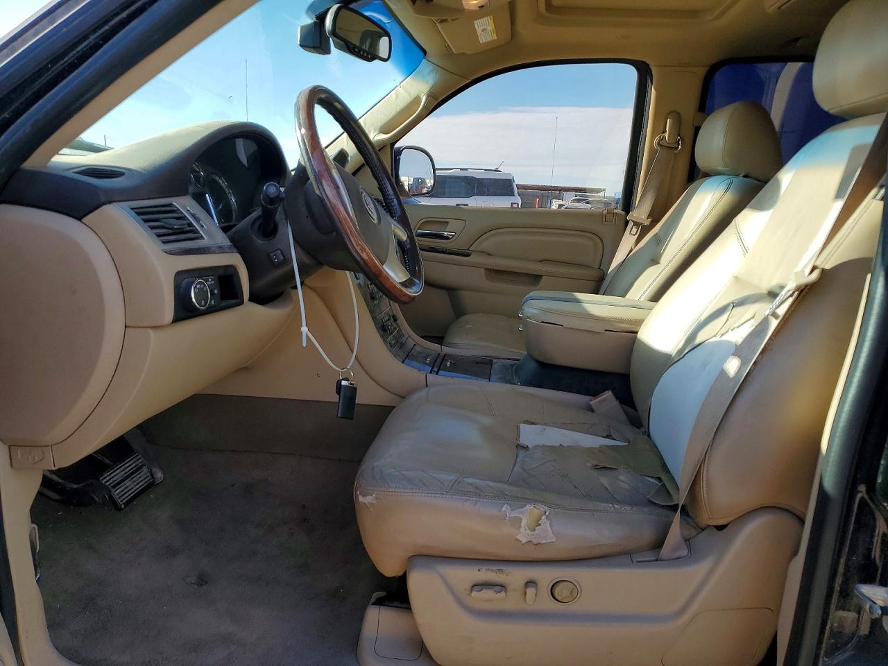 2011 CADILLAC ESCALADE ESV LUXURY photo 19