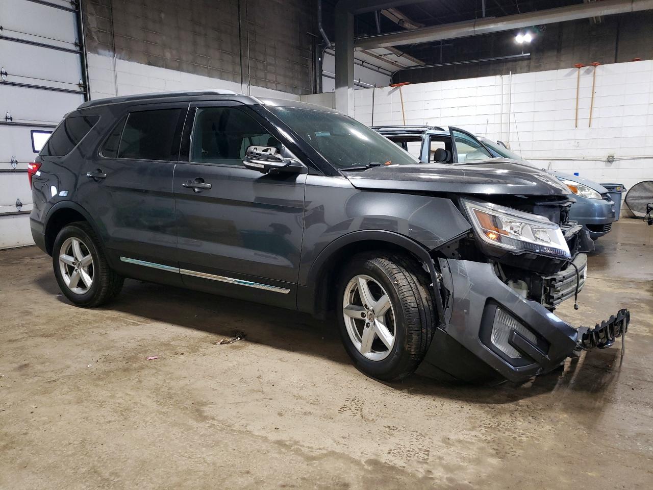 2017 FORD EXPLORER XLT photo 7